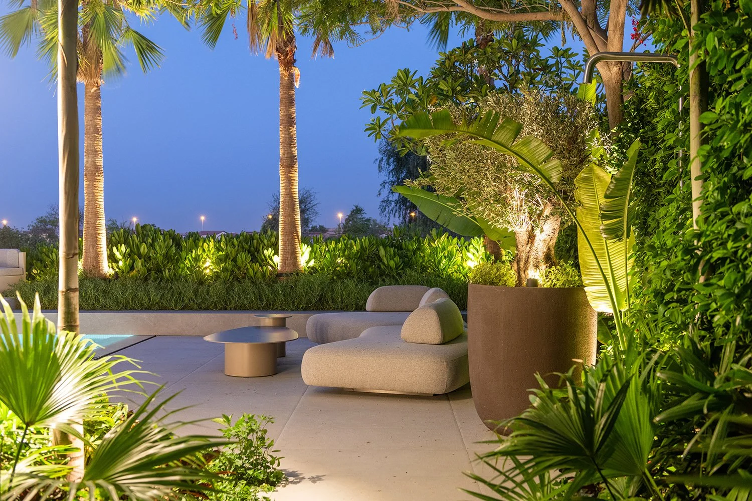 How To Design A Pool That Perfectly Complements Your Home